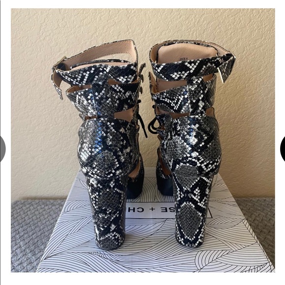 Chase & Chloe Black Snake Lace-Up Ankle Boots - Picture 5 of 5